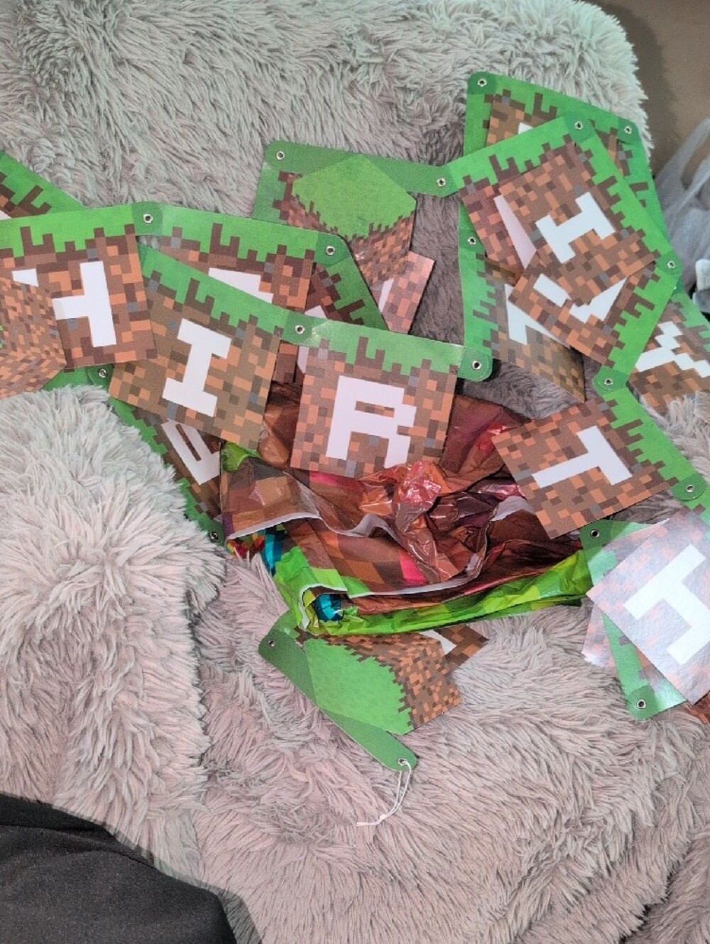 ❤️‍🔥10/$10❤️‍🔥 Set Of 2 Minecraft-Inspired Party Banners & Plastic Tablecloth